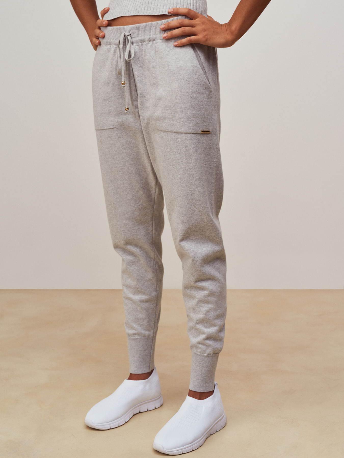 Calça de Tricô Barra Elástica Cinza — Anselmi