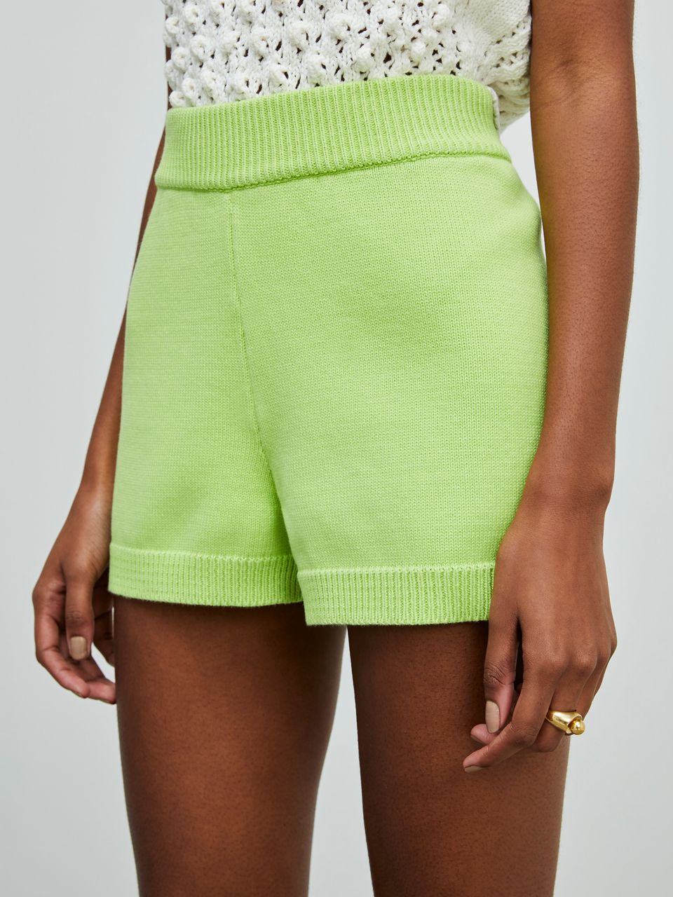 Short Curto em Tricô Verde Lima