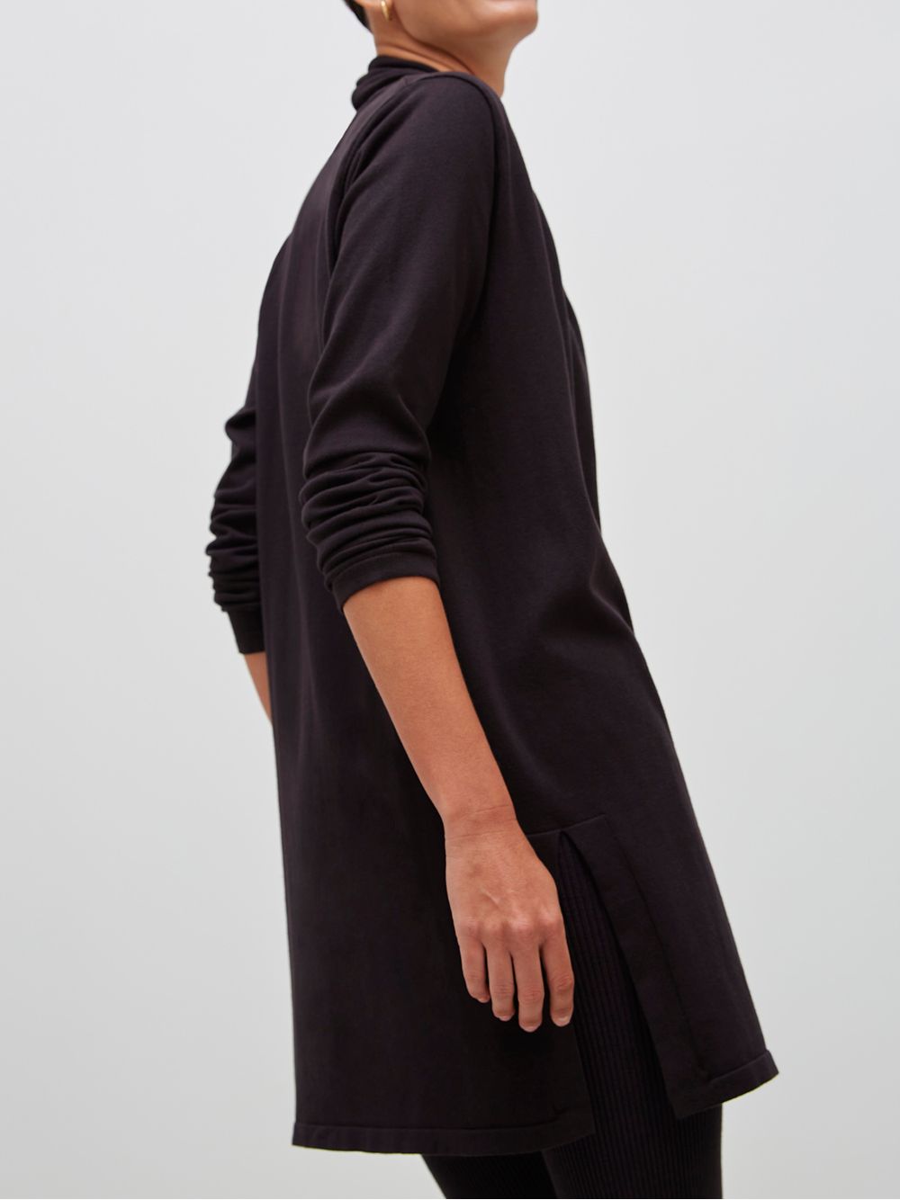 Anselmi — Cardigan Minimal Alongado Preto