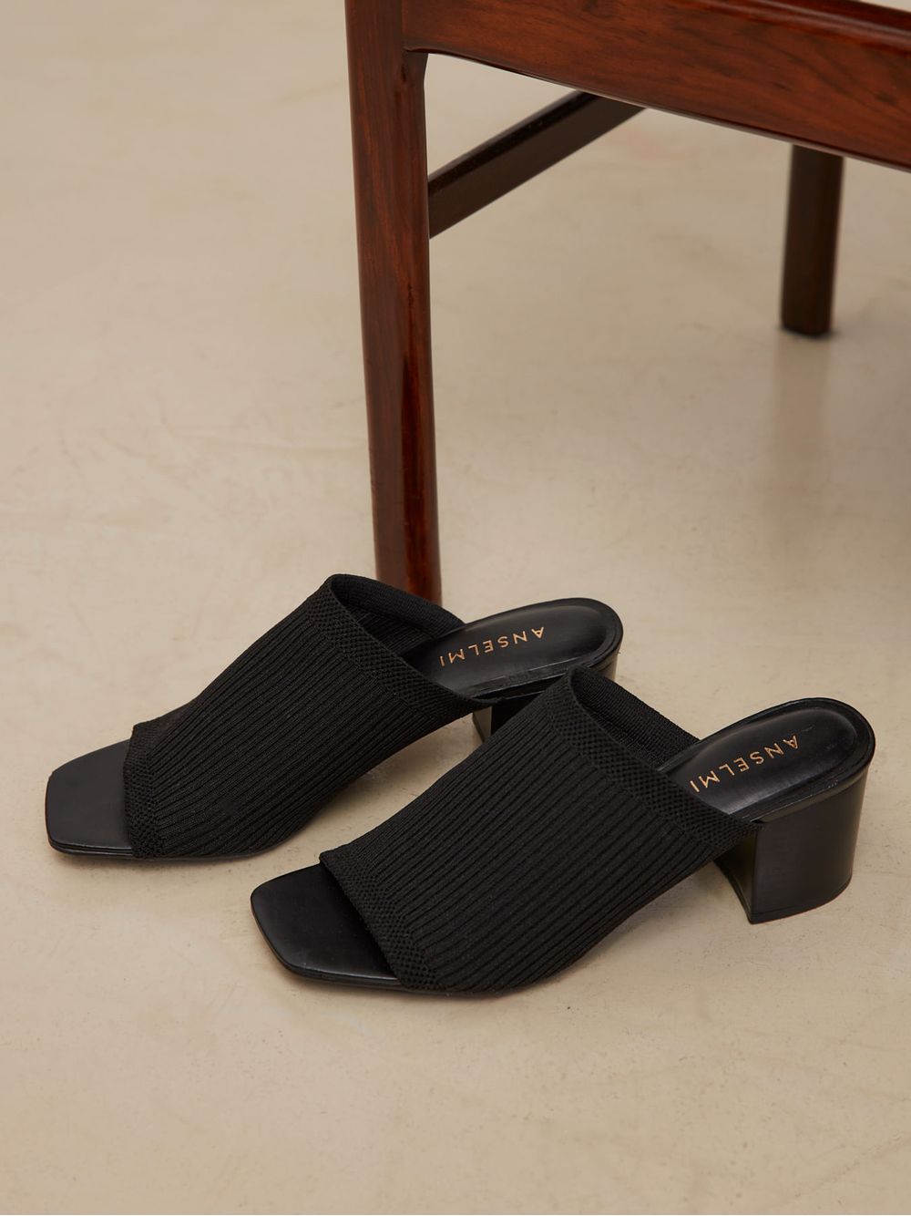Anselmi — Tamanco em Tricot Preto