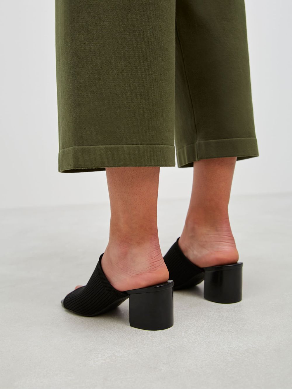 Anselmi — Tamanco em Tricot Preto