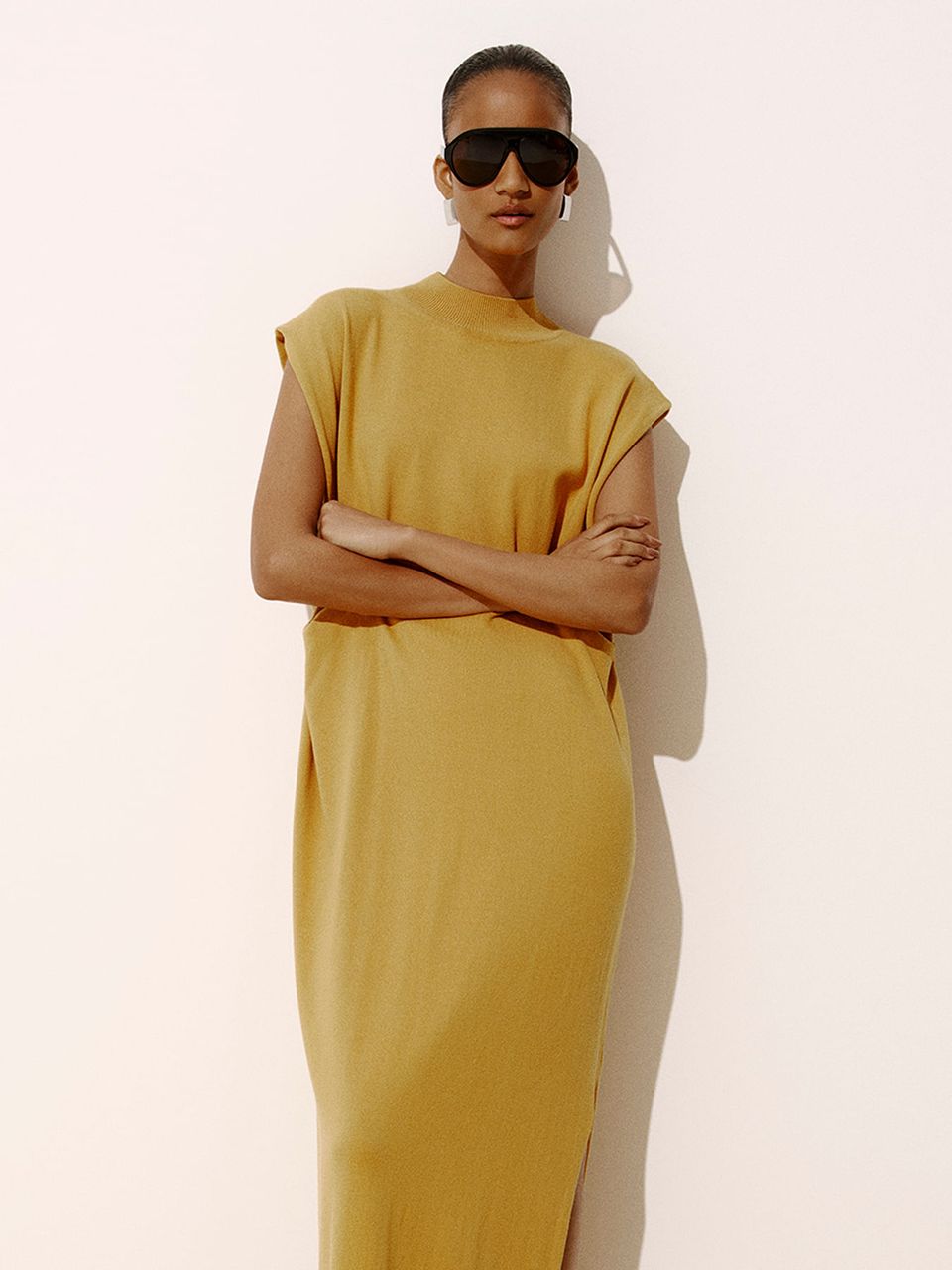 Vestido Longo Sem Manga Mostarda