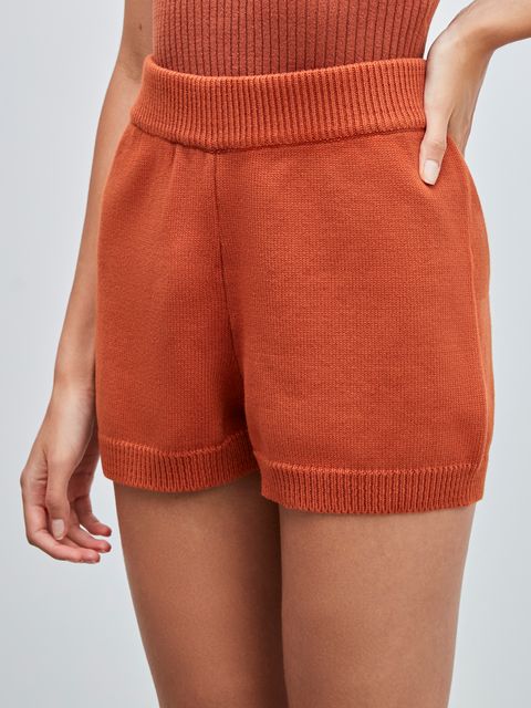 Short Curto em Tricô Terracota — Anselmi
