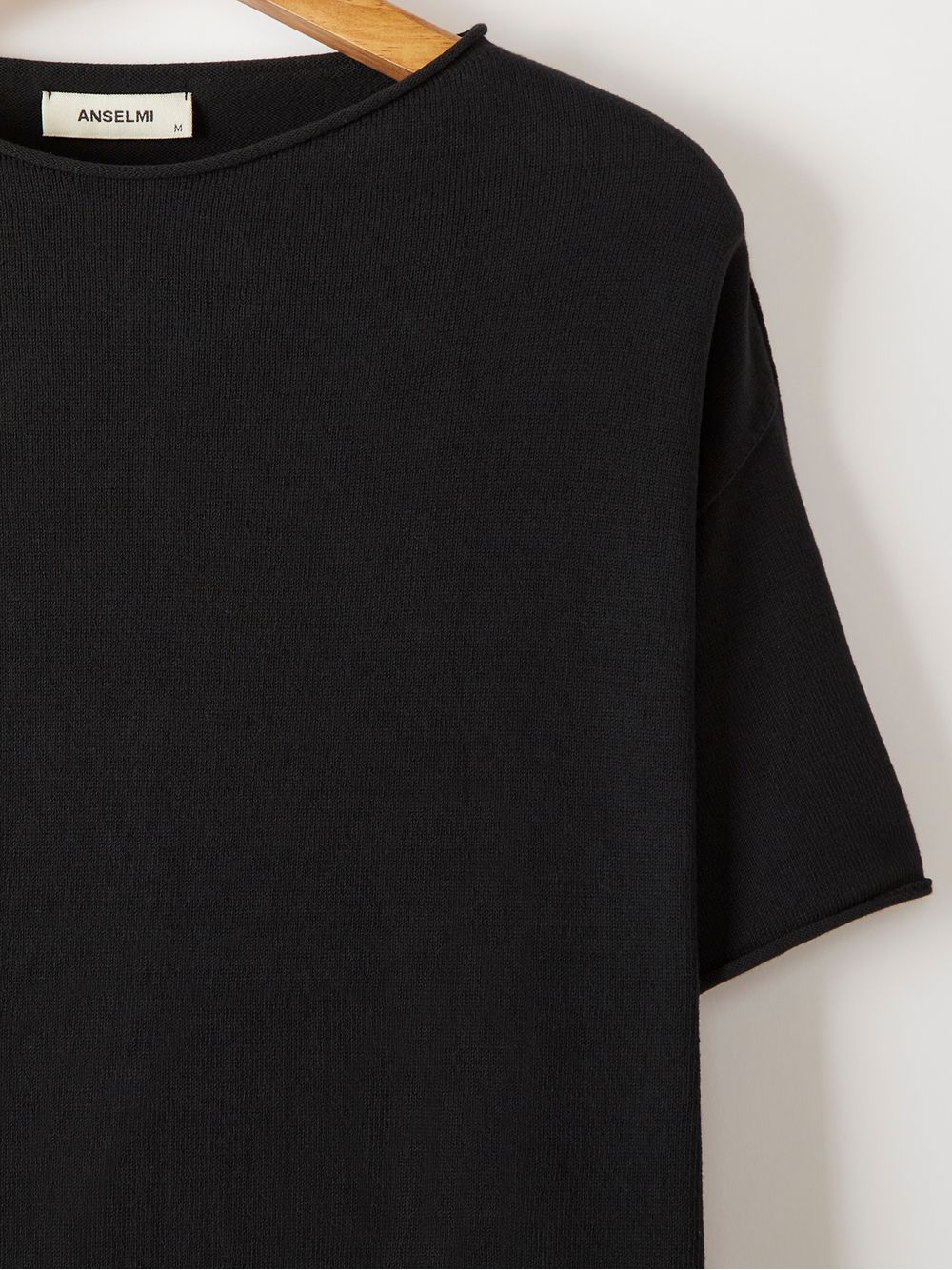 Anselmi — Blusa Básica Decote Canoa Preto