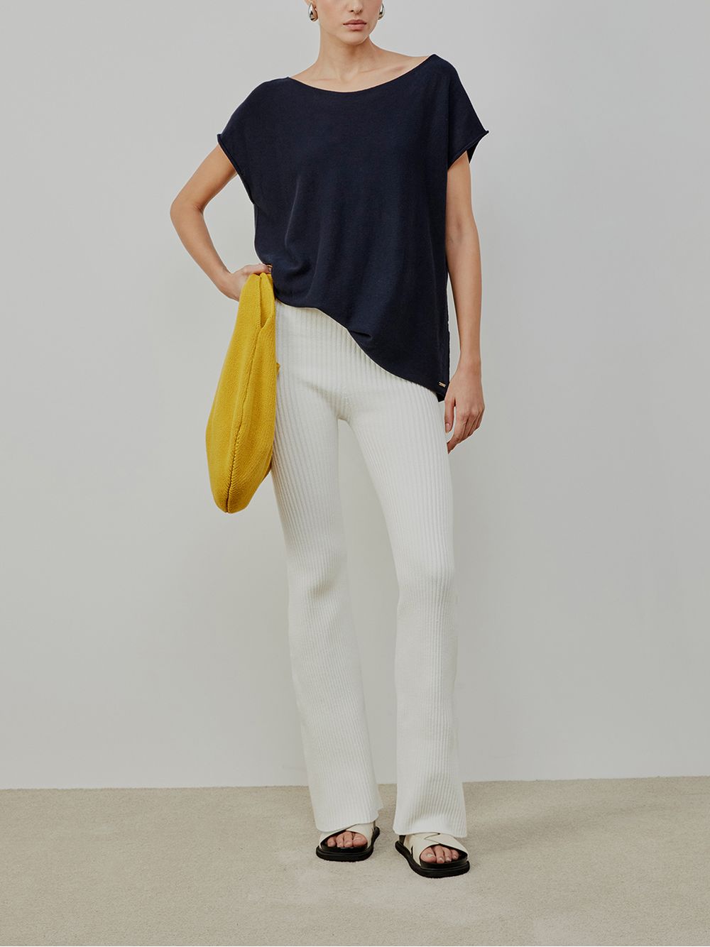 Anselmi — Blusa Ampla Decote Canoa Azul Meia Noite