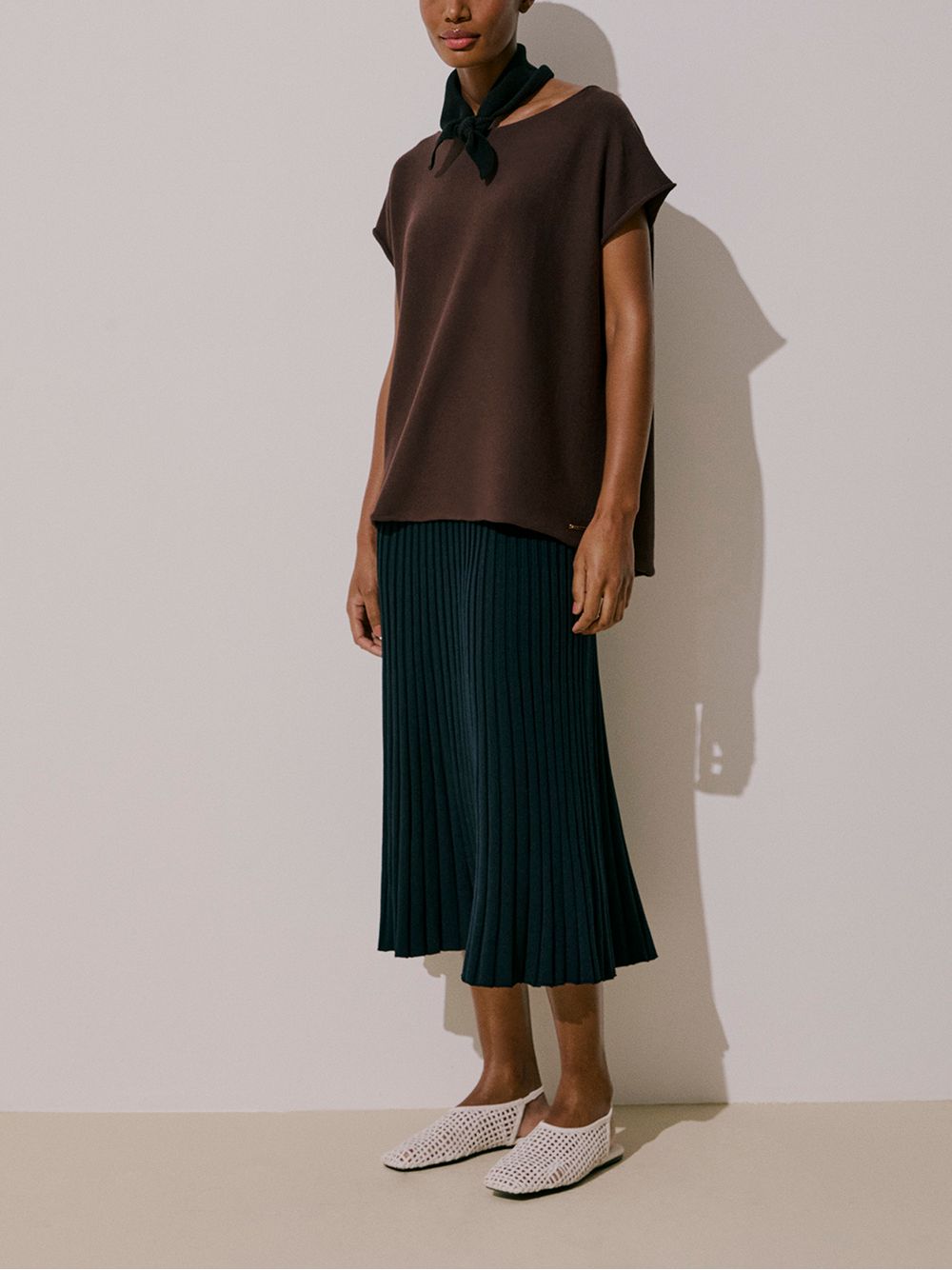 Anselmi — Blusa Ampla Decote Canoa Chocolate