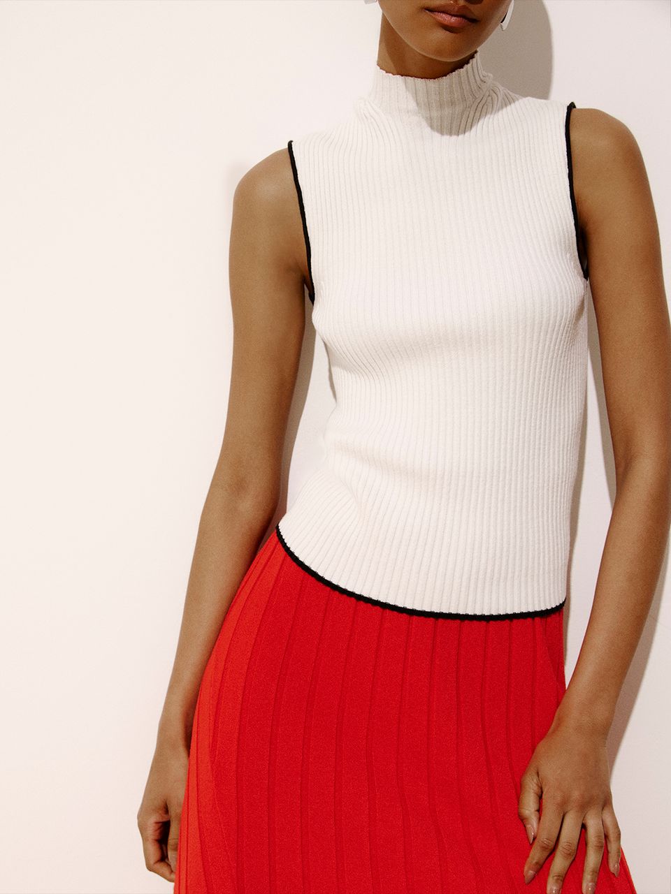 Blusa Minimal Contraste Off White