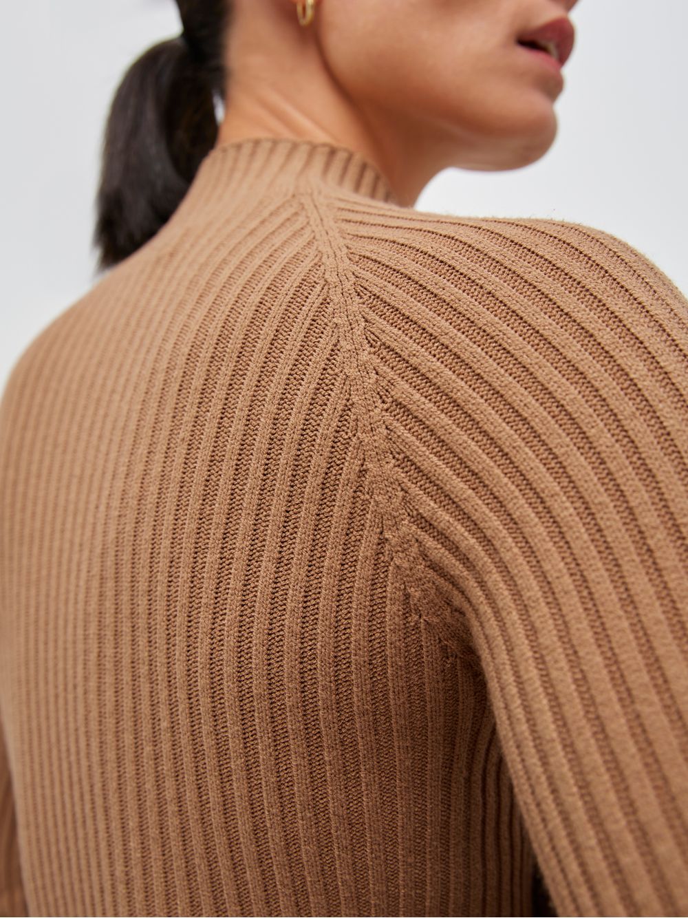 Anselmi — Vestido Midi Canelado Manga Longa Camelo