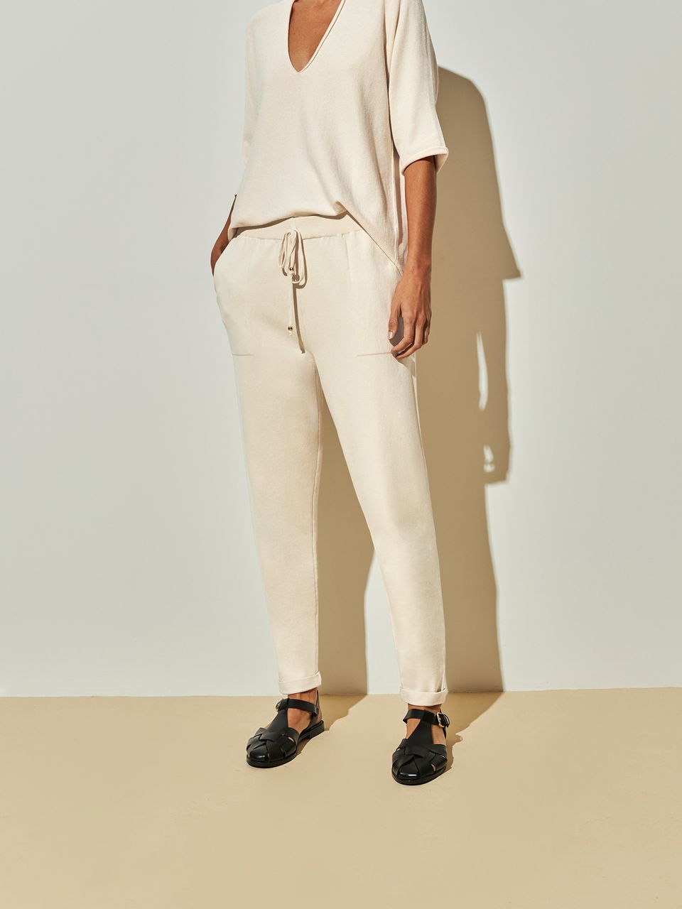 Calça em Tricô com Barra Italiana Cru