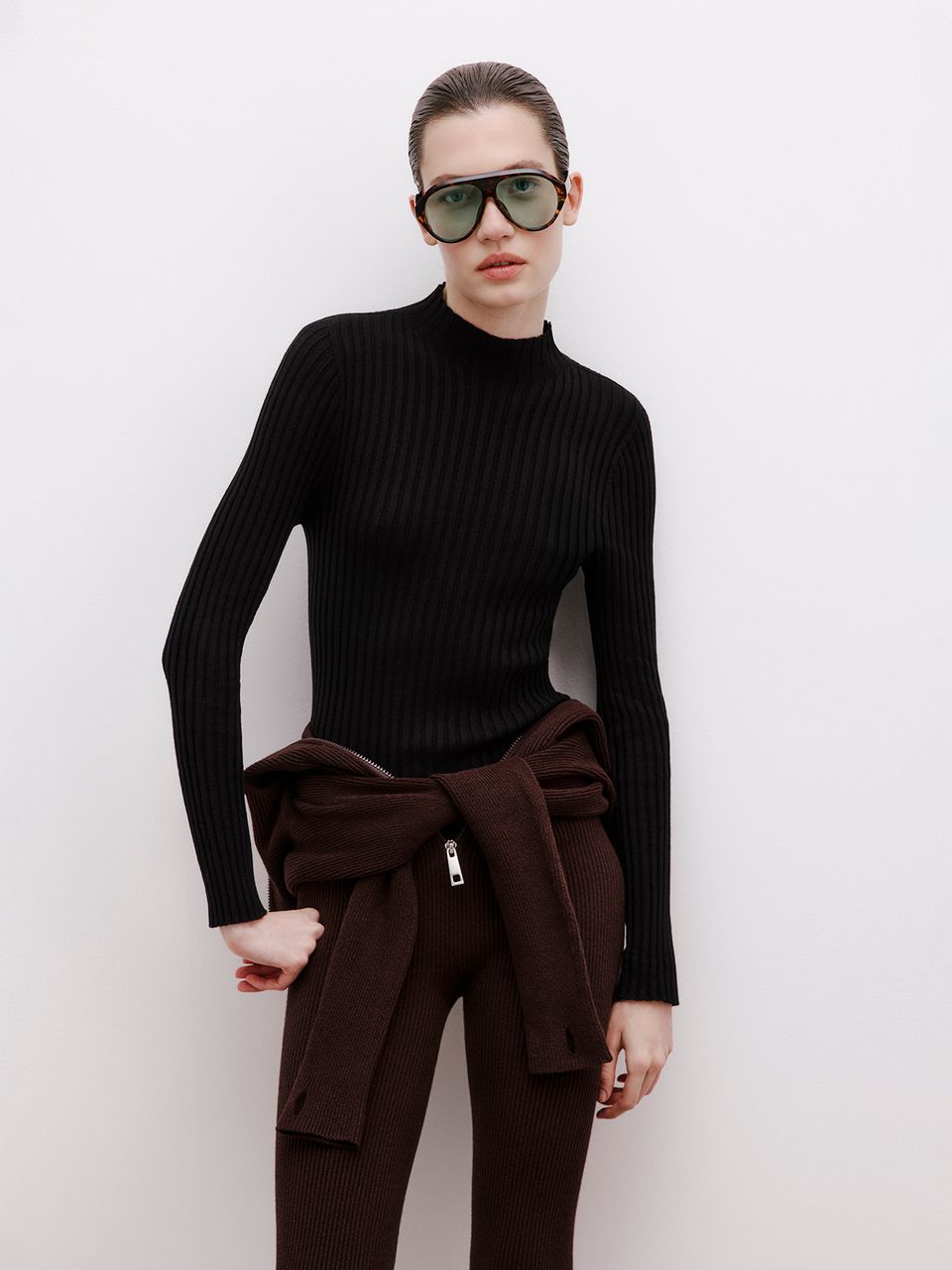 Blusa Canelada Gola Chaminé Preto