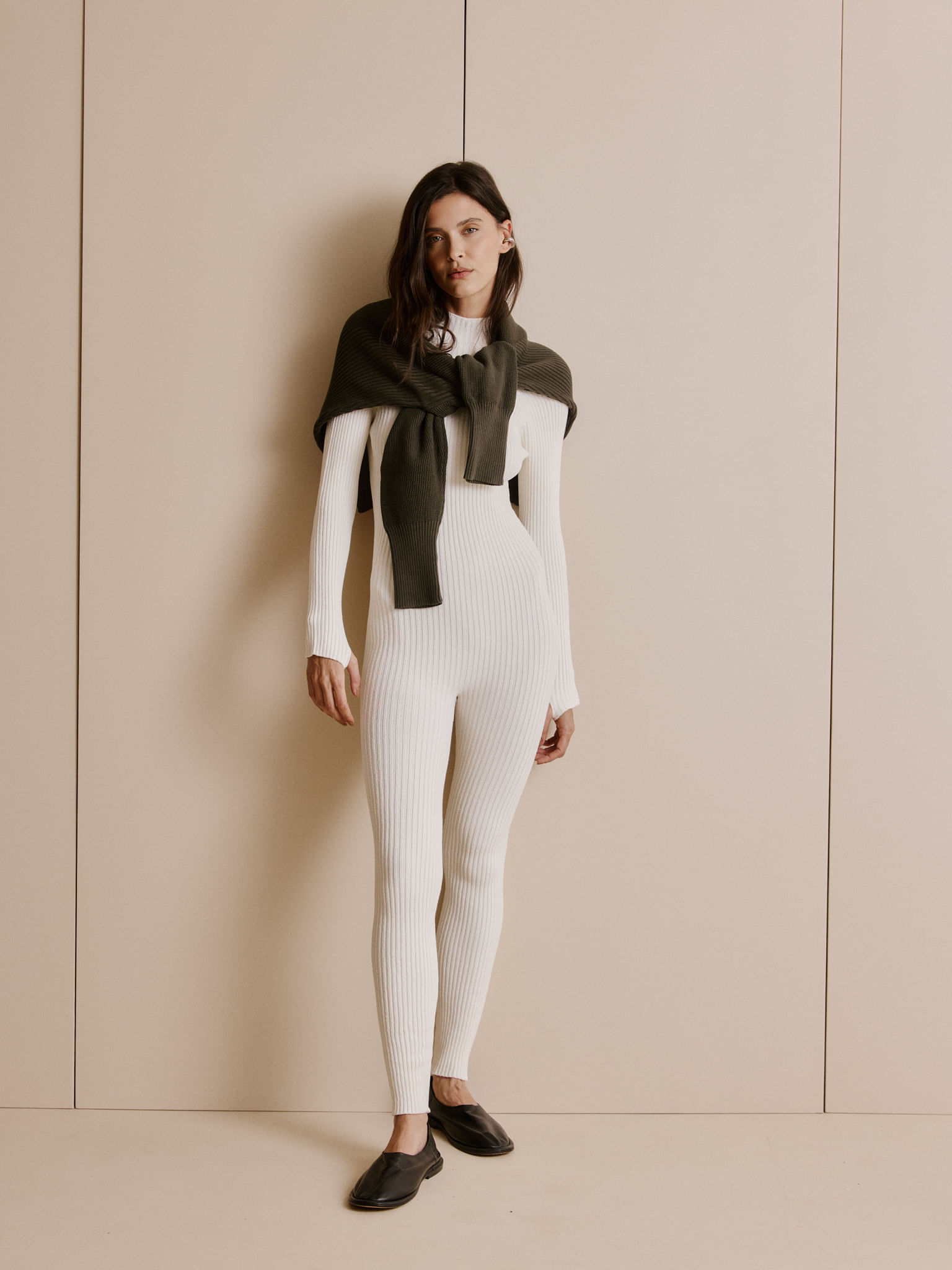 Macacão Canelado Manga Longa Off White — Anselmi