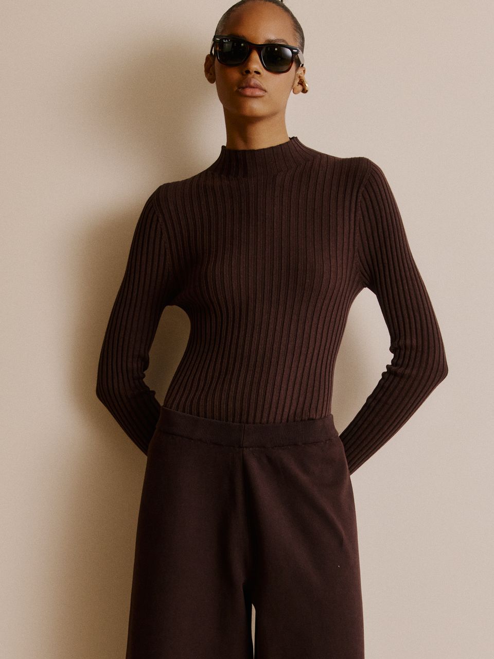 Blusa Canelada Gola Chaminé Chocolate