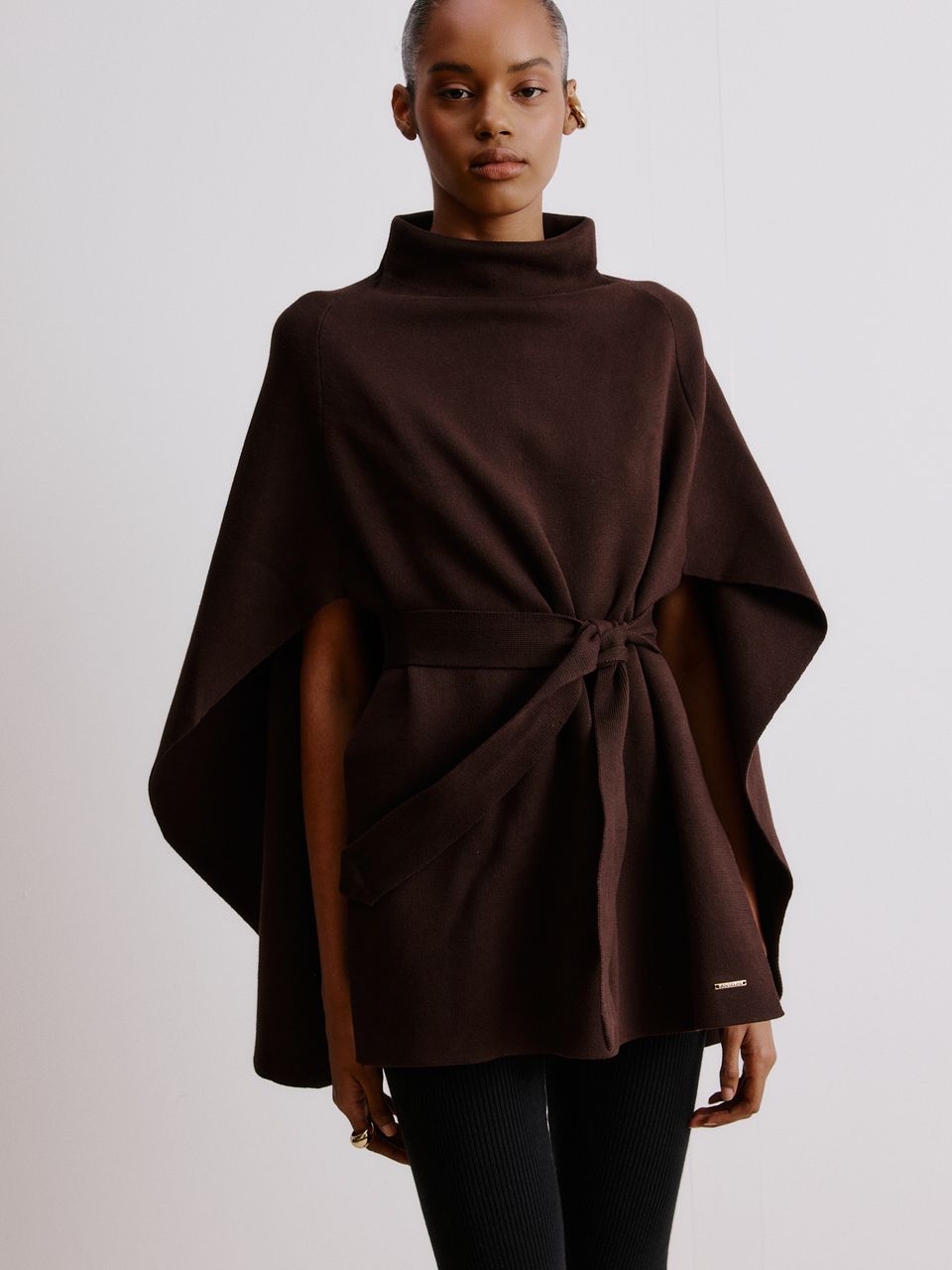 Capa Minimal com Cinto Chocolate