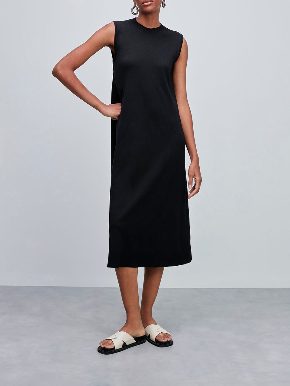 Vestido Midi Sem Mangas Preto