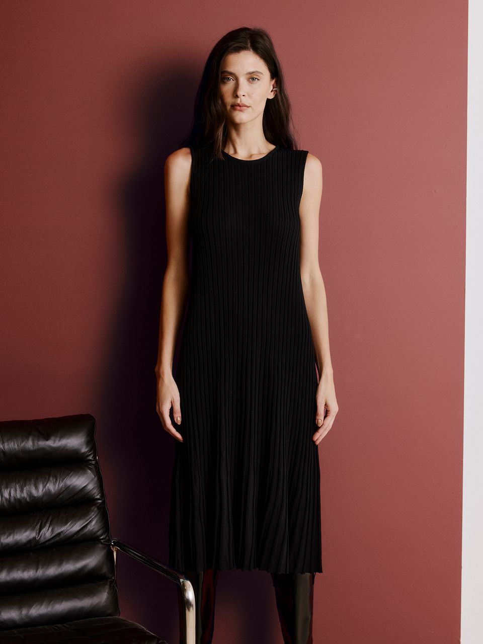 Vestido Midi Plissado Preto