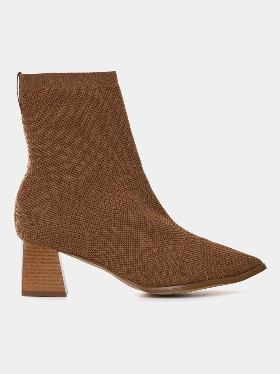 Bota Cano Curto e Salto Alto Camelo