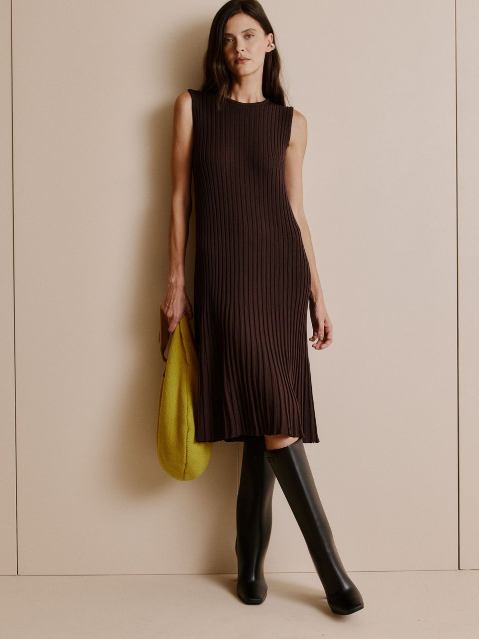 Vestido Midi Plissado Chocolate