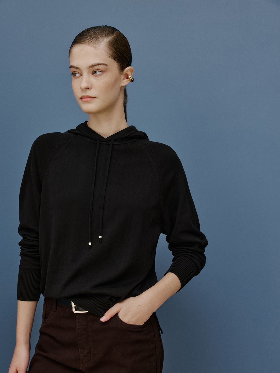Blusa Longa de Tricô com Capuz Preto