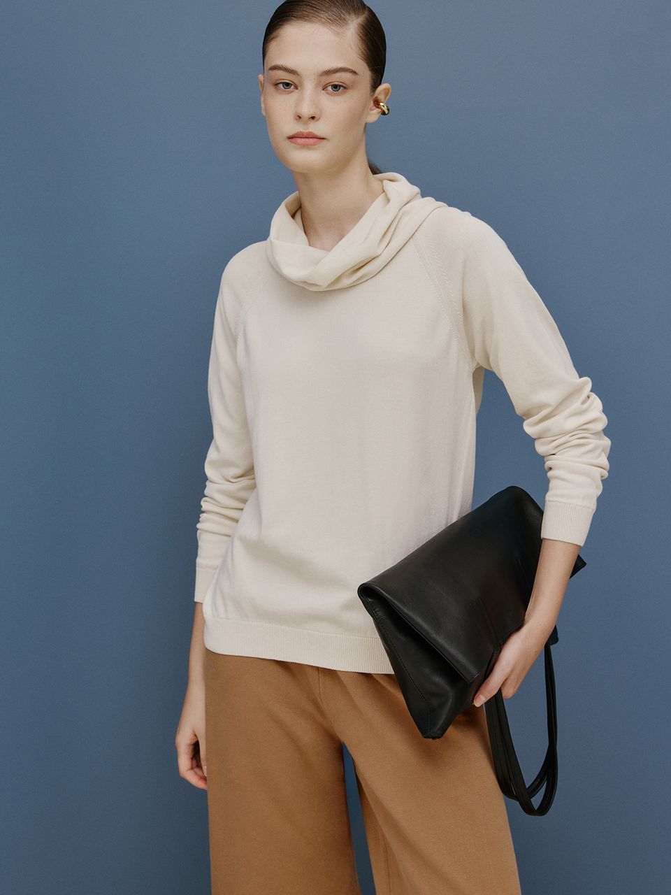 Blusa Básica com Gola Alta Cru