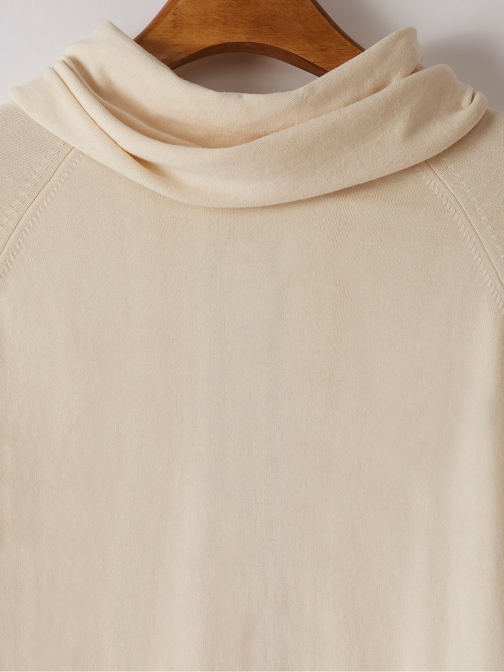 Anselmi — Blusa Básica com Gola Alta Cru