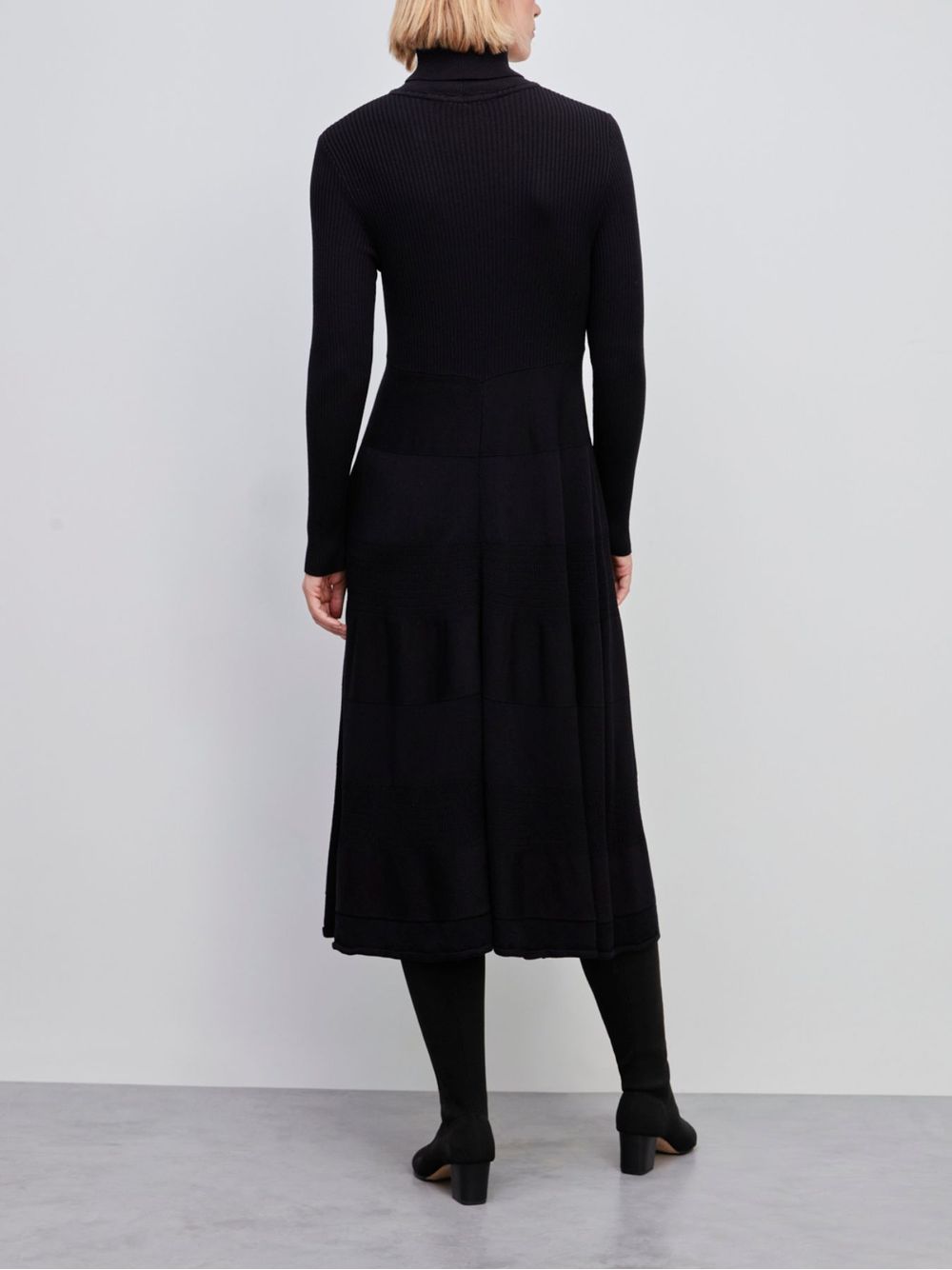 Anselmi — Vestido Básico Midi Preto