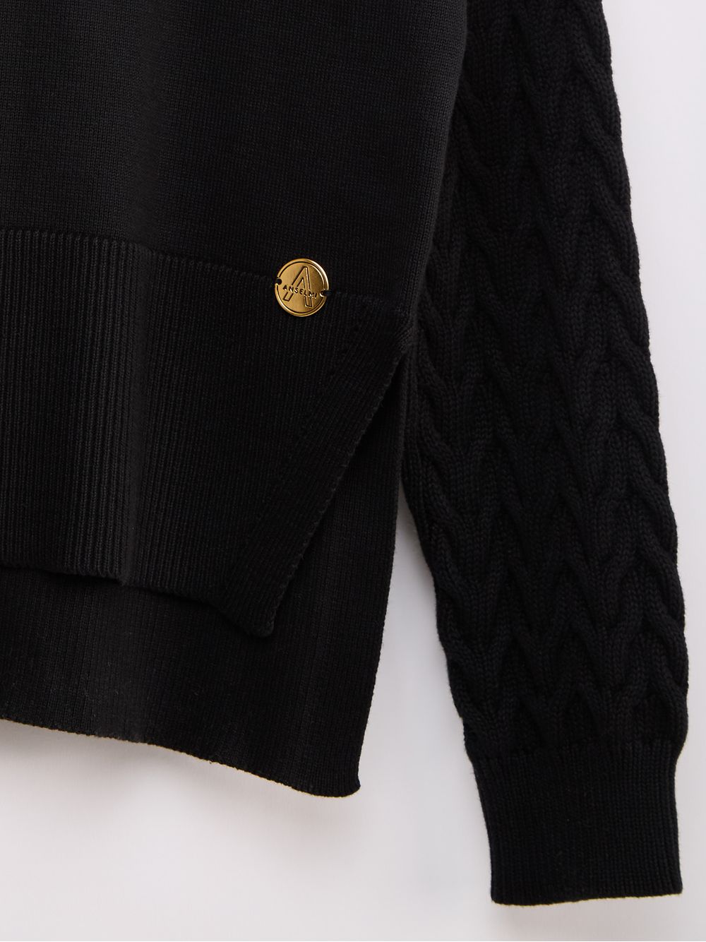 Anselmi — Pull Esportivo com Capuz Preto