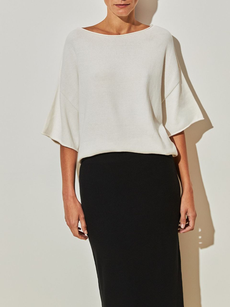 Blusa Básica Decote Canoa Off White